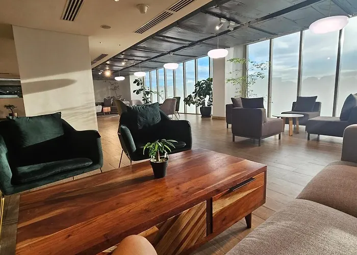 The Residences At Bcct By Ph Cozy Retreat With Hotel-style Comforts And Convenience, Location In Bgc